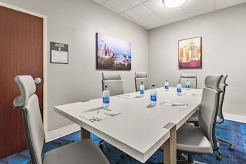 holiday inn and suites bothell by ihg