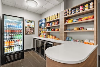 holiday inn and suites bothell by ihg