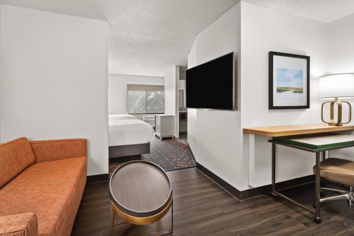 holiday inn and suites bothell by ihg