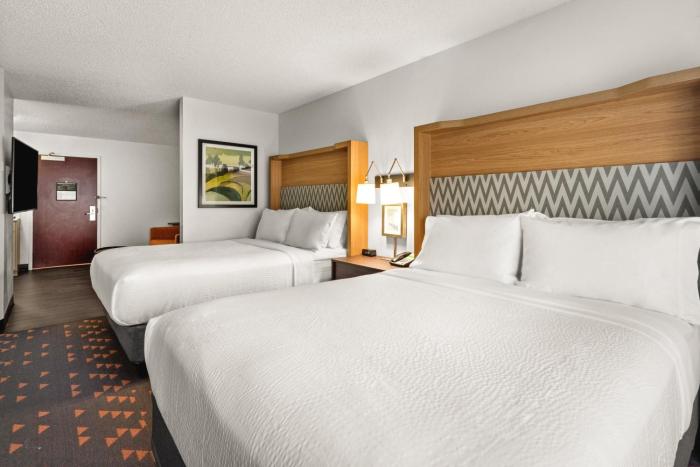 holiday inn and suites bothell by ihg