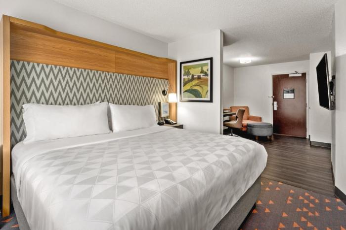 holiday inn and suites bothell by ihg