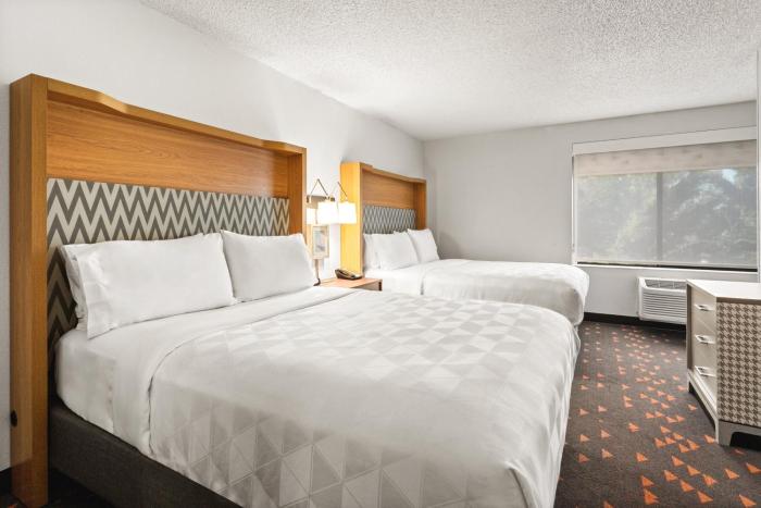holiday inn and suites bothell by ihg