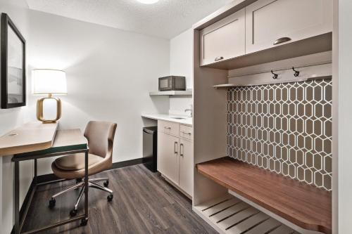 holiday inn and suites bothell by ihg