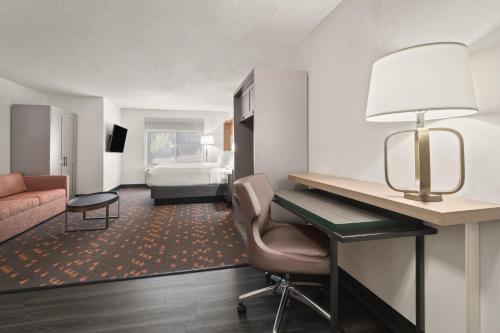holiday inn and suites bothell by ihg