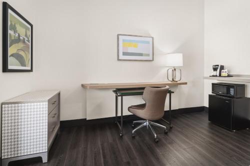 holiday inn and suites bothell by ihg
