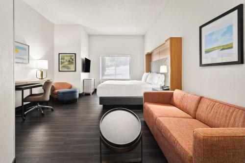 holiday inn and suites bothell by ihg