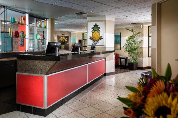staypineapple university inn university district seattle