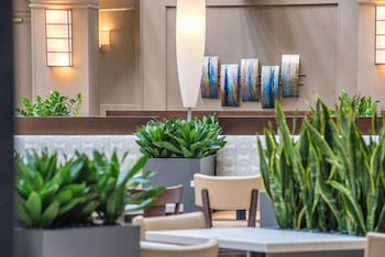 Embassy Suites By Hilton Seattle Tacoma International Airport,Seatac>>Renton,4 star