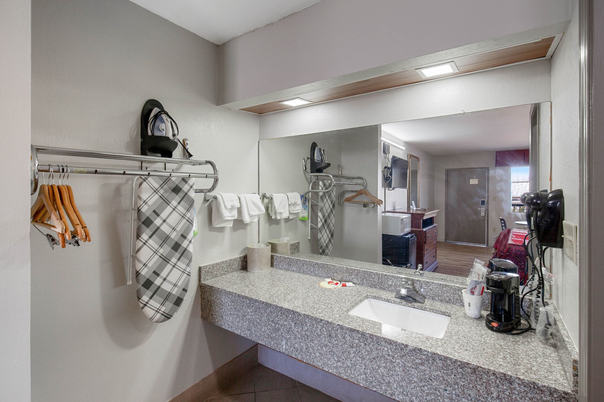 hotel o columbia downtown near i 65