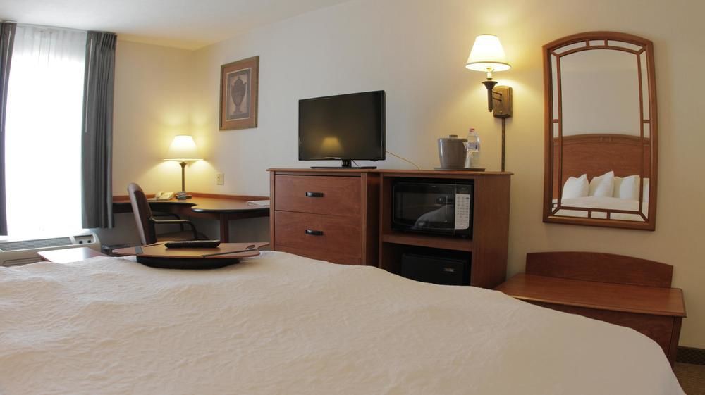 hampton inn by hilton torreon airport galerias