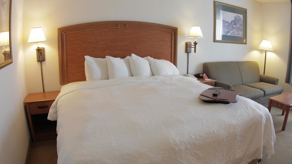 hampton inn by hilton torreon airport galerias