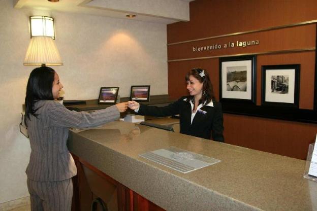 hampton inn by hilton torreon airport galerias