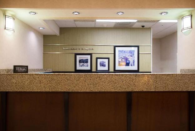 hampton inn by hilton torreon airport galerias