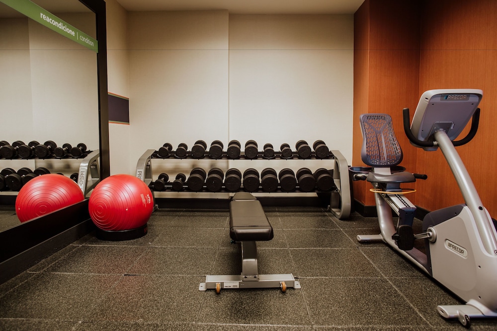 hampton inn by hilton torreon airport galerias