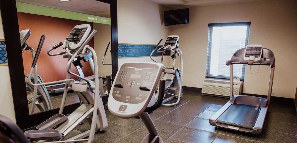 hampton inn by hilton torreon airport galerias