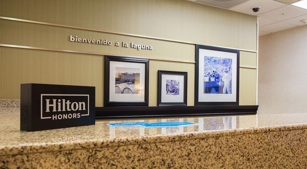 hampton inn by hilton torreon airport galerias