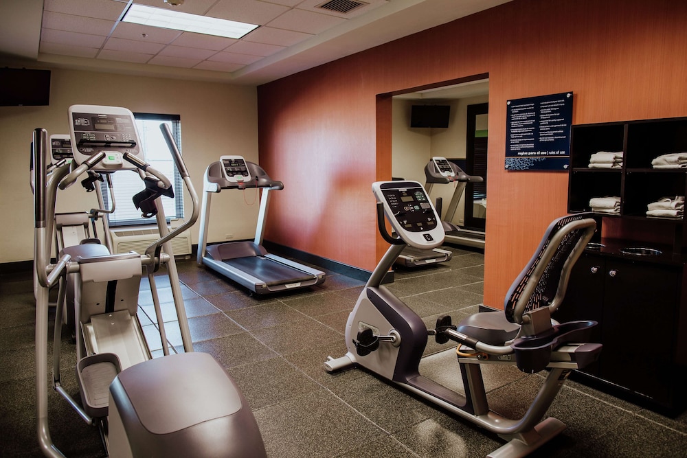 hampton inn by hilton torreon airport galerias