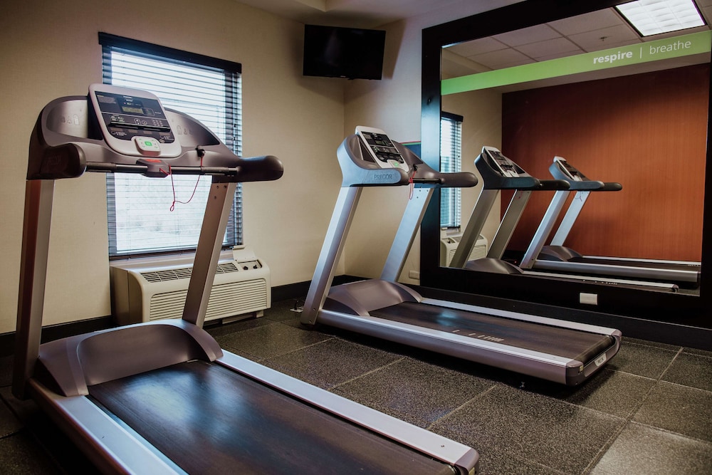 hampton inn by hilton torreon airport galerias