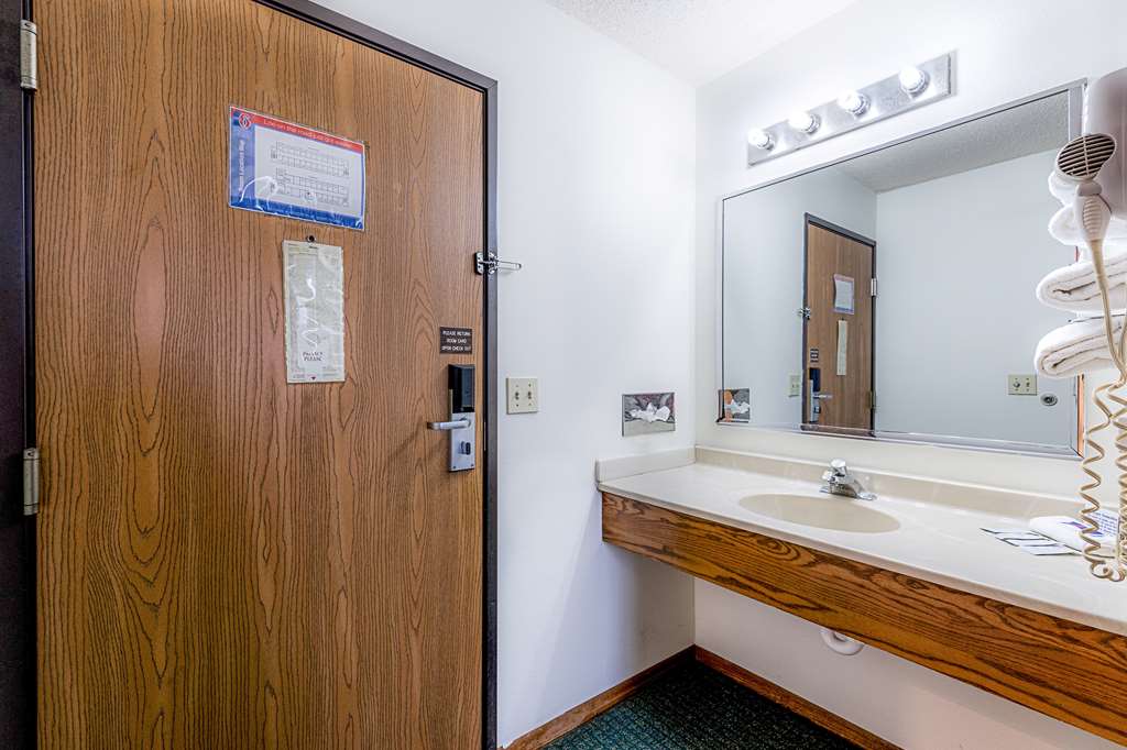 motel 6 kewanee il