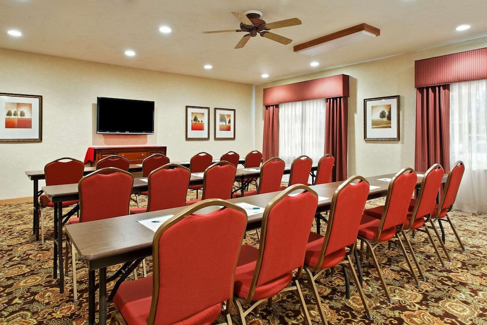 country inn and suites by radisson rock falls il
