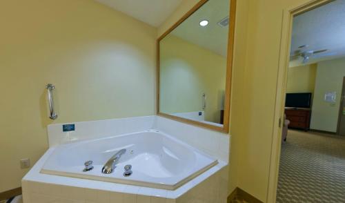 country inn and suites by radisson rock falls il