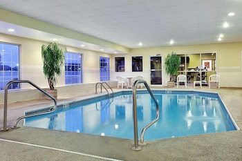 Country Inn & Suites By Radisson, Rock Falls, Il,Rock Falls>>Dixon,3 star