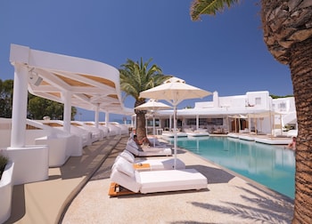 andronikos hotel adults only