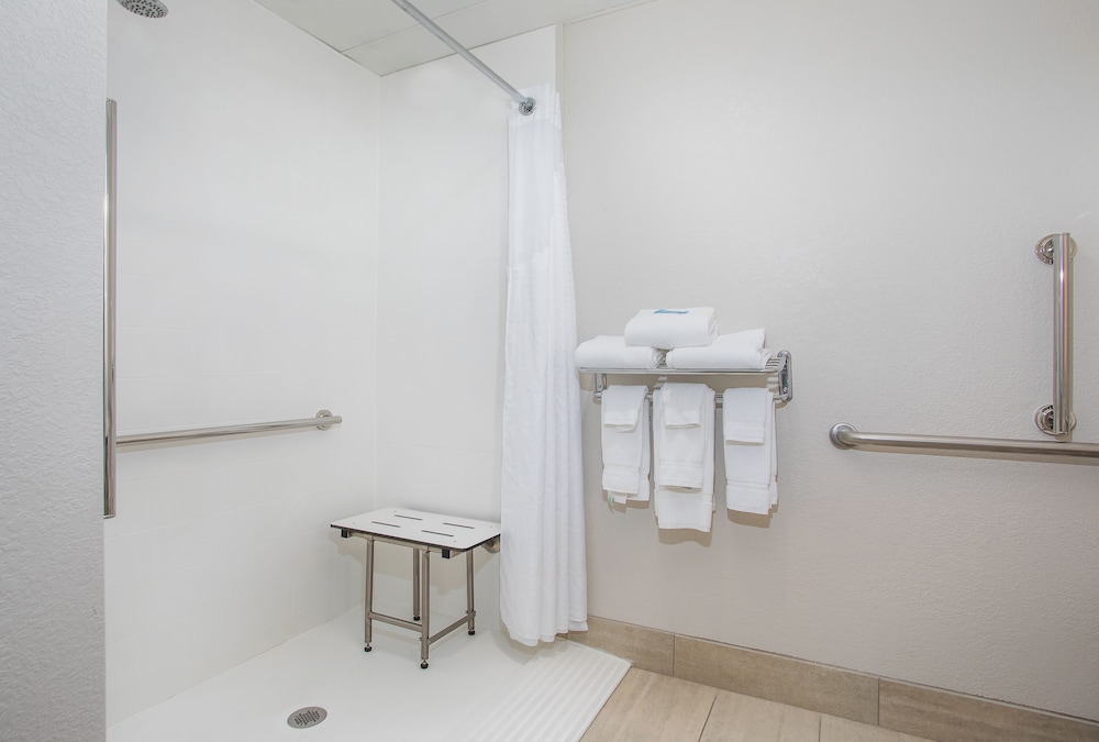 holiday inn express and suites alcoa knoxville airport by ihg