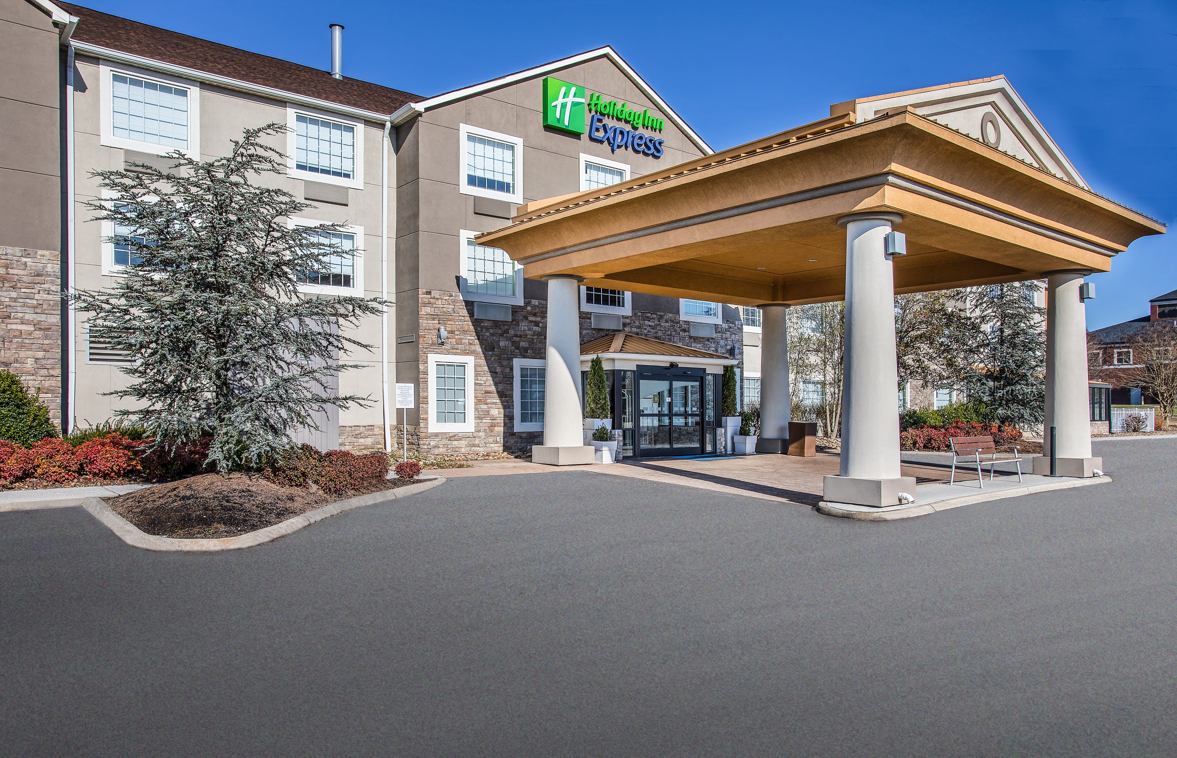 holiday inn express and suites alcoa knoxville airport by ihg