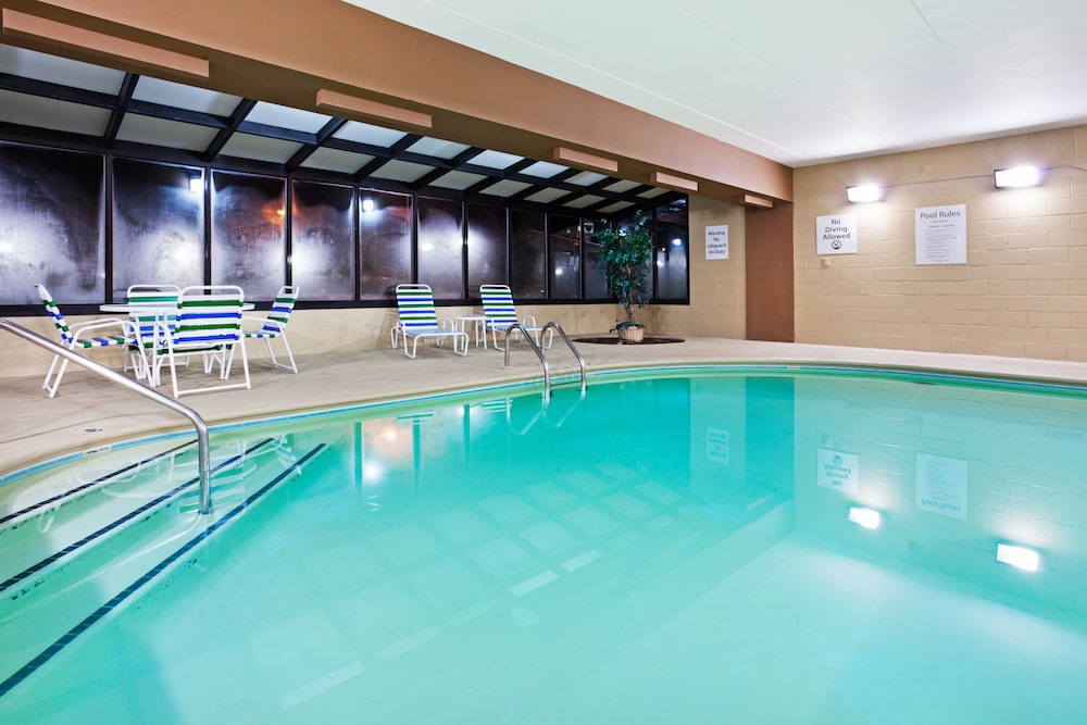 holiday inn express and suites alcoa knoxville airport by ihg