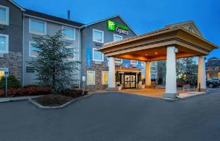 holiday inn express and suites alcoa knoxville airport by ihg