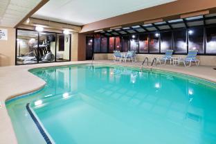 holiday inn express and suites alcoa knoxville airport by ihg