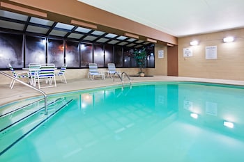 Holiday Inn Express & Suites Alcoa (Knoxville Airport) By Ihg,Knoxville>>Alcoa,3 star