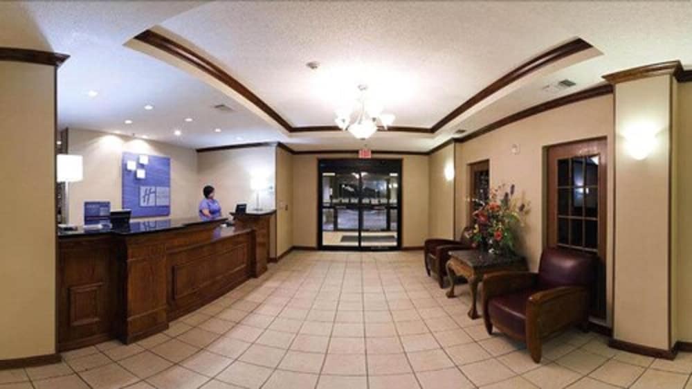 holiday inn express and suites plainview by ihg