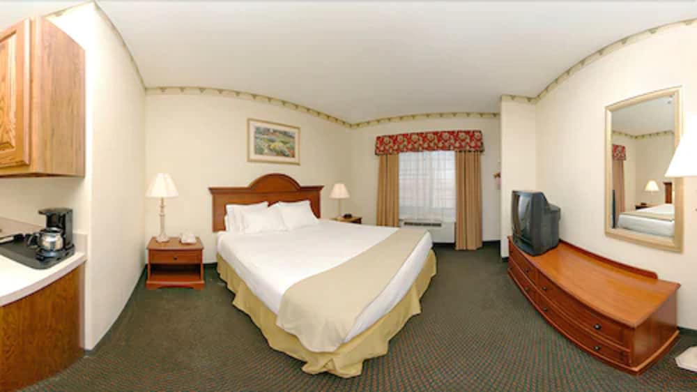 holiday inn express and suites plainview by ihg