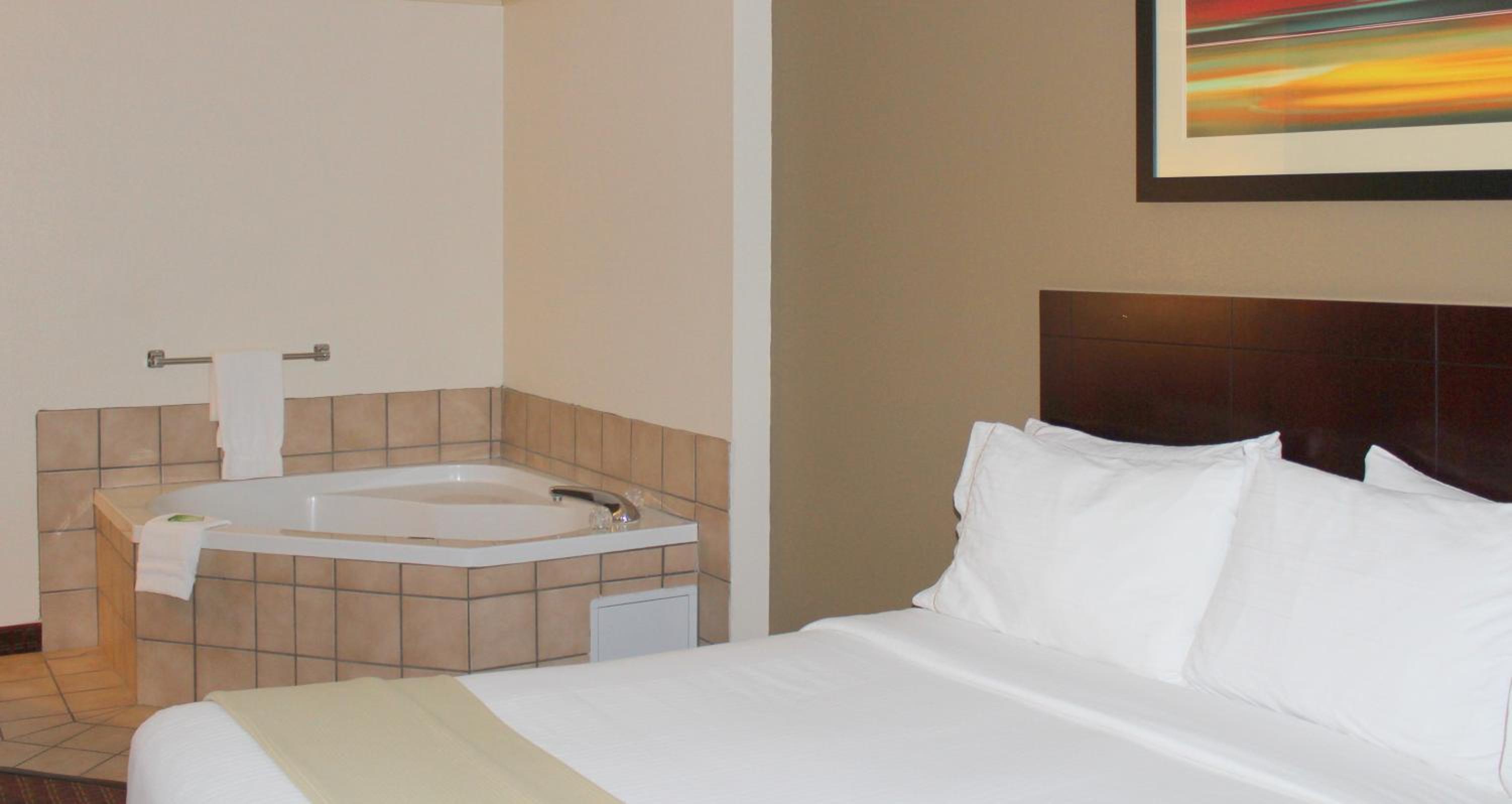 holiday inn express and suites plainview by ihg