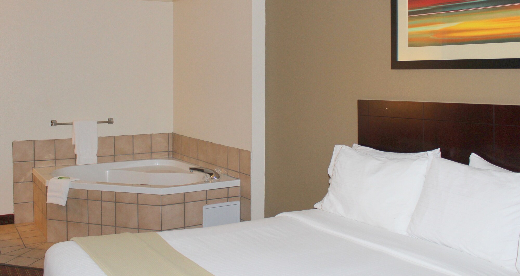 holiday inn express and suites plainview by ihg
