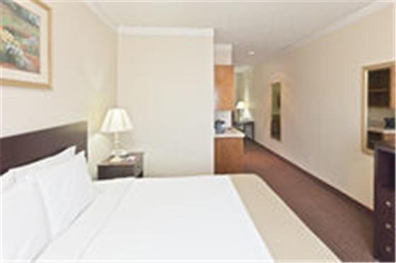 holiday inn express and suites plainview by ihg