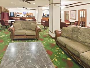 holiday inn express and suites plainview by ihg