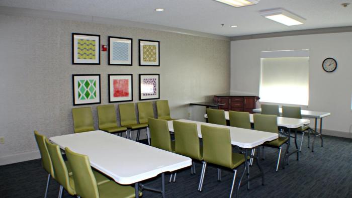 holiday inn express and suites plainview by ihg