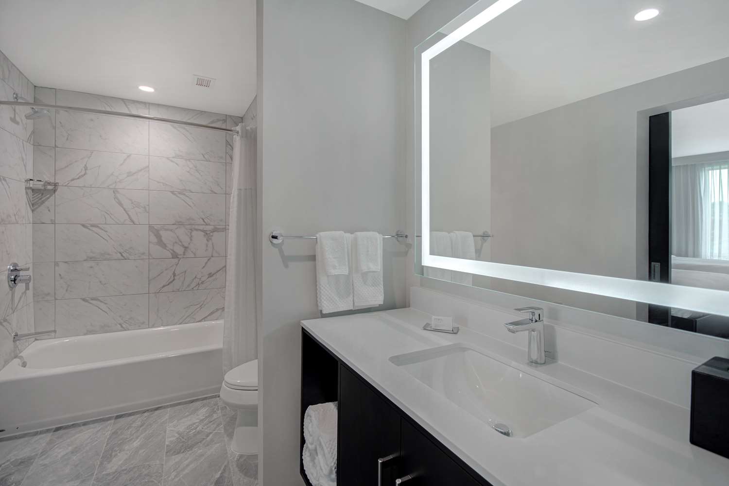 embassy suites by hilton alpharetta halcyon