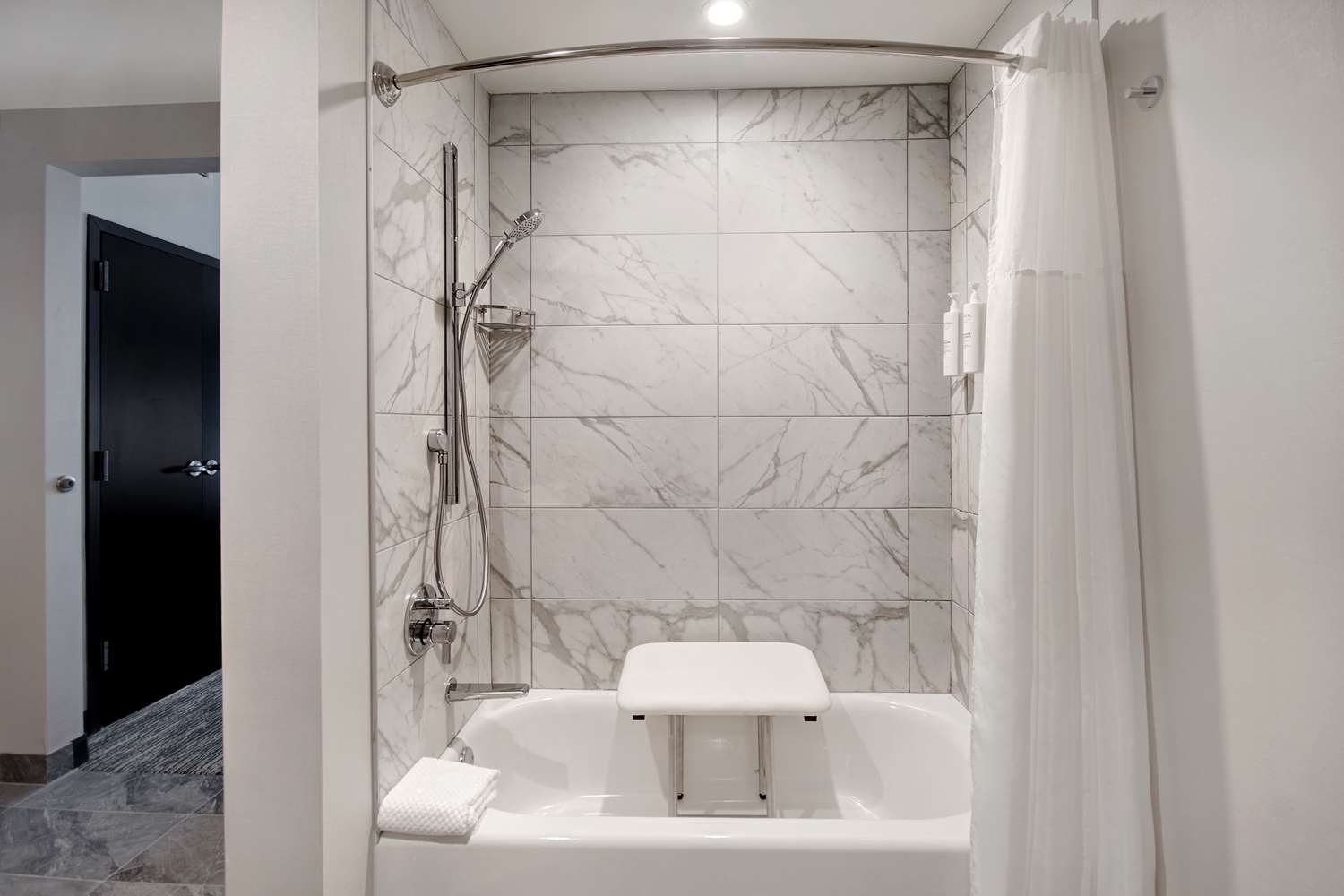 embassy suites by hilton alpharetta halcyon