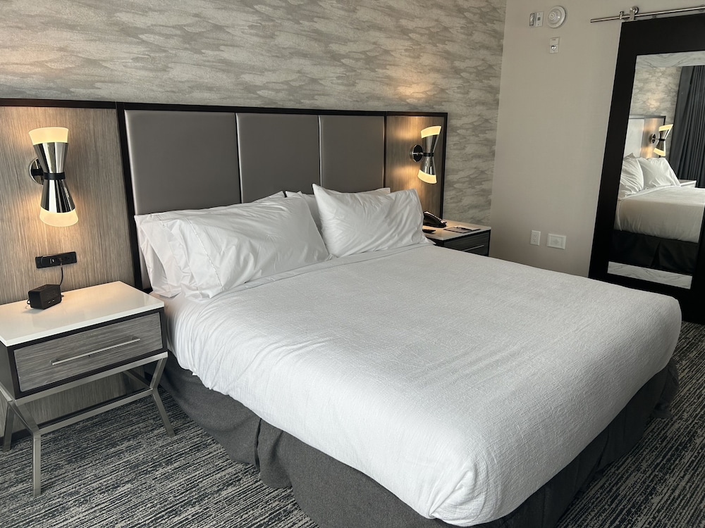 embassy suites by hilton alpharetta halcyon