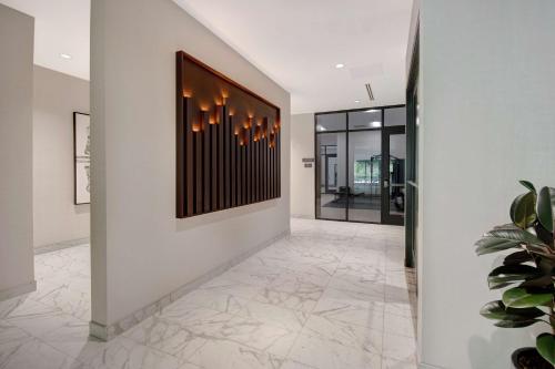 embassy suites by hilton alpharetta halcyon