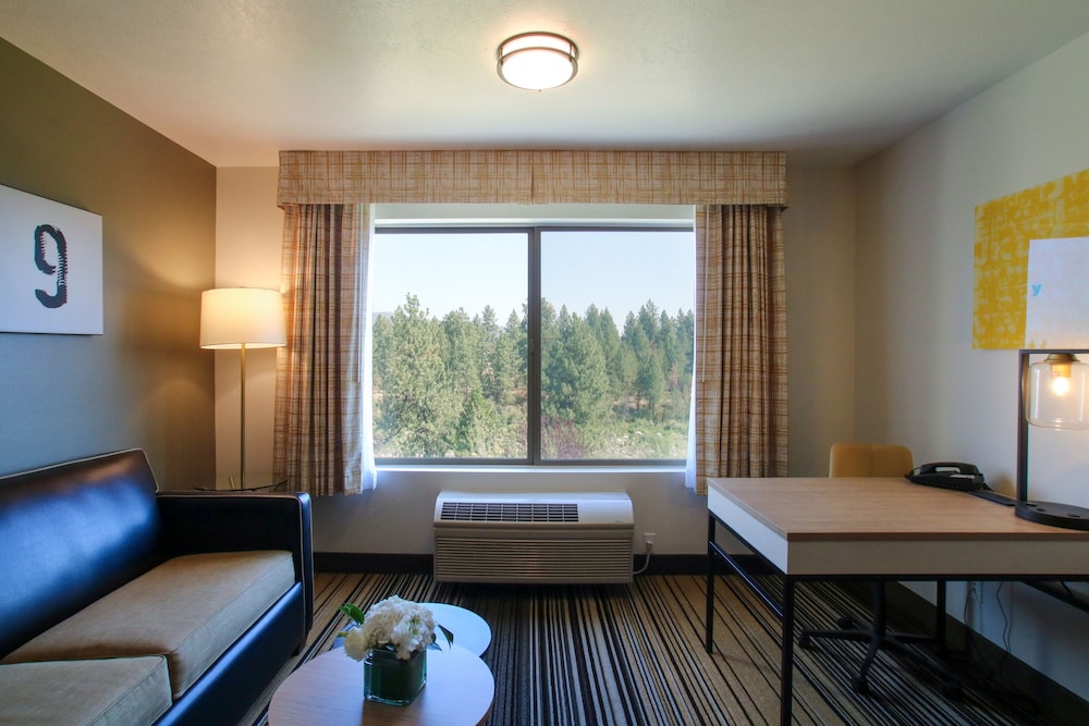 oxford suites spokane valley