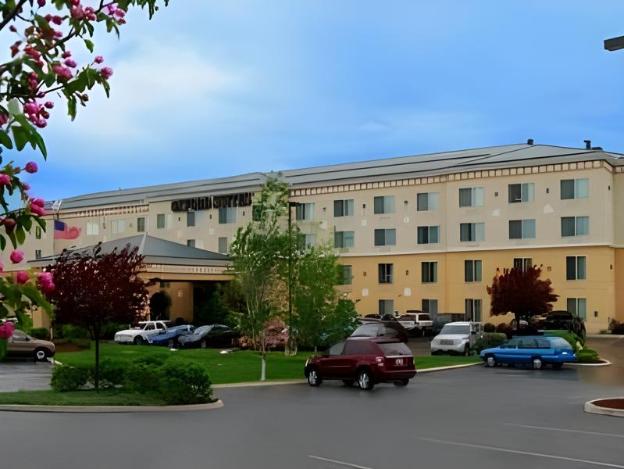 oxford suites spokane valley
