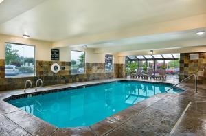 oxford suites spokane valley