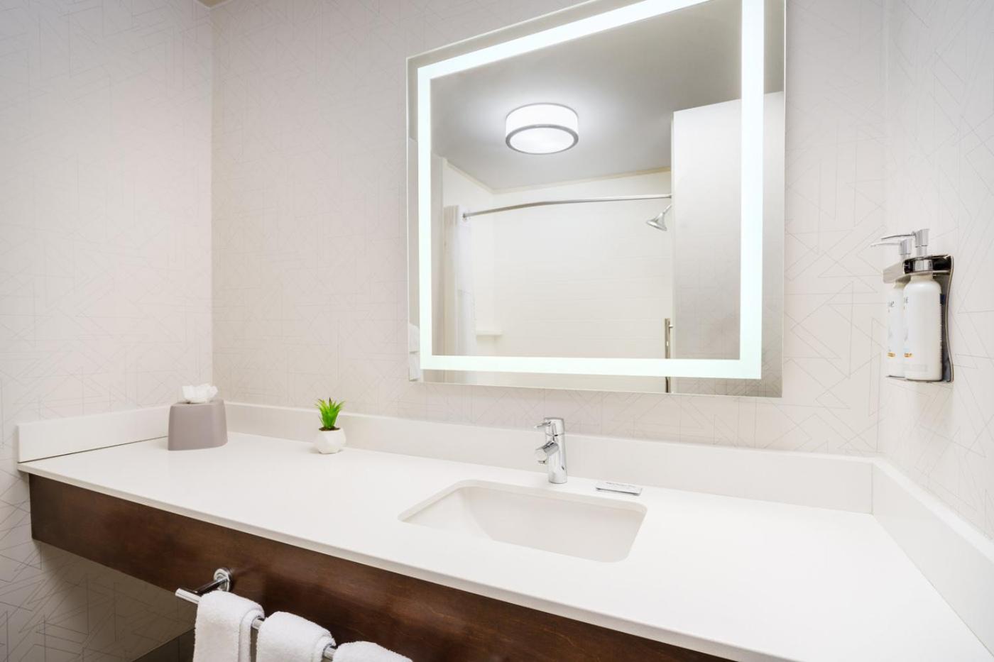 holiday inn express rochester ne irondequoit by ihg