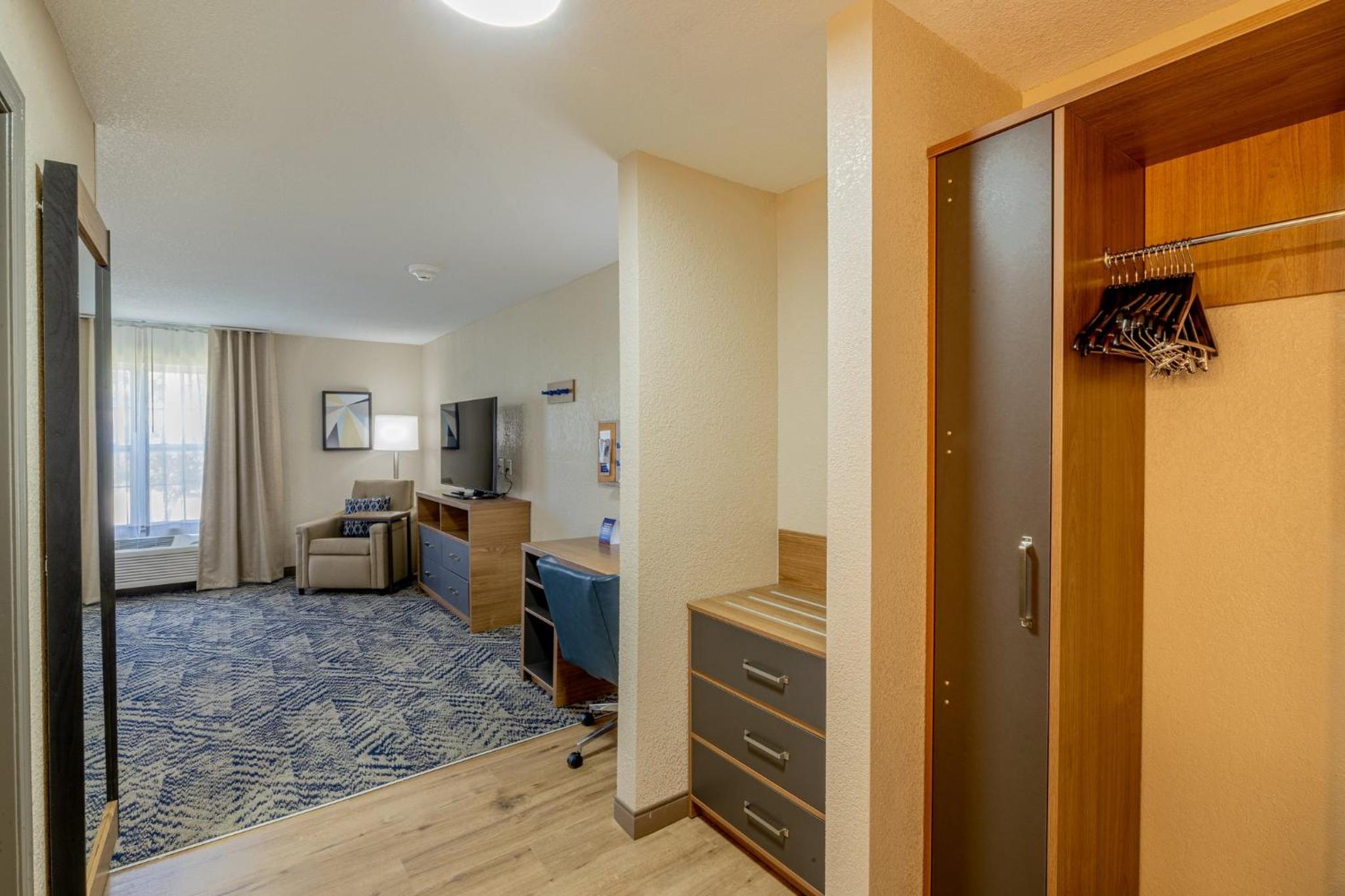 the wichita west inn and suites