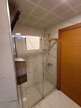 del puerto hotel aliaga